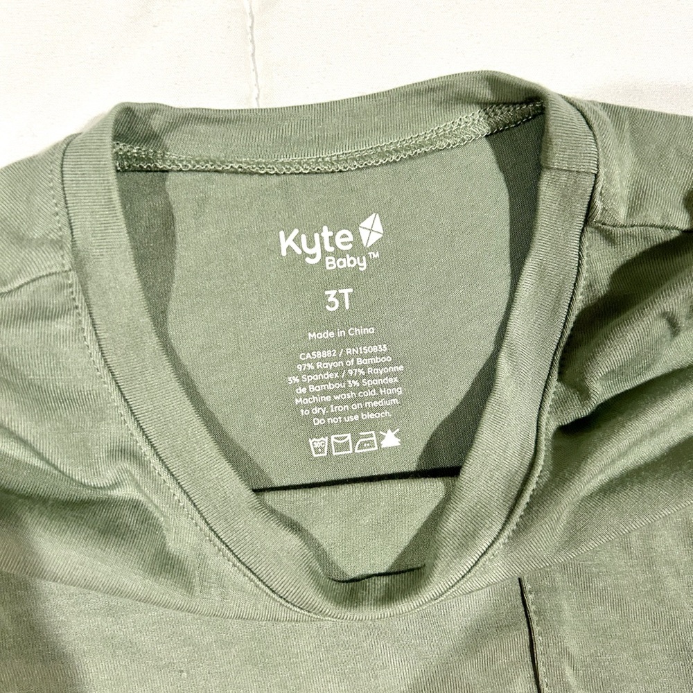 Little Sleepies & Kyte Baby Long Sleeve Tee Bundle - Picture 3 of 4